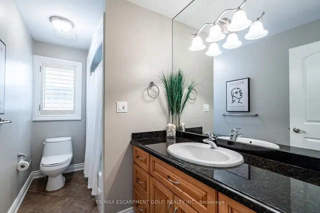 Additional image 23 of 44 Parkmanor Dr