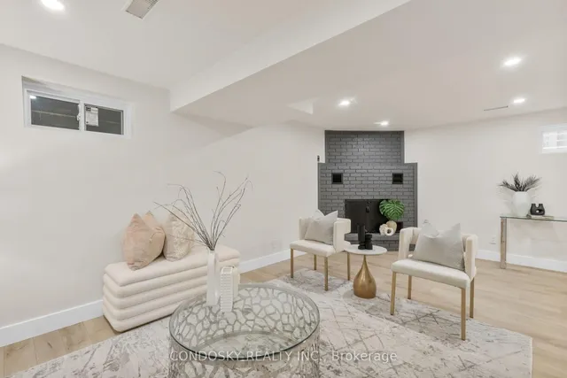 房产图片 36 - 311 Macintosh Dr