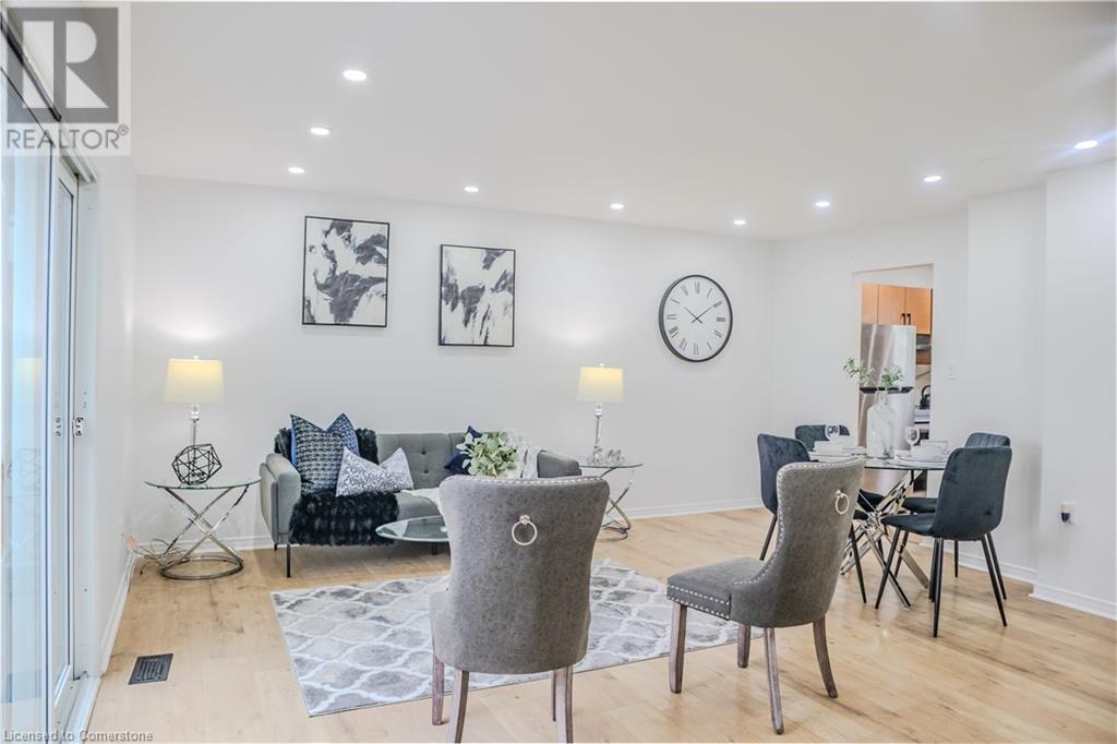 249 CAMELOT Court Unit# 3|Waterloo, Ontario N2K3G5