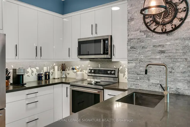 Additional image 15 of 16 Yonge St Unit 306