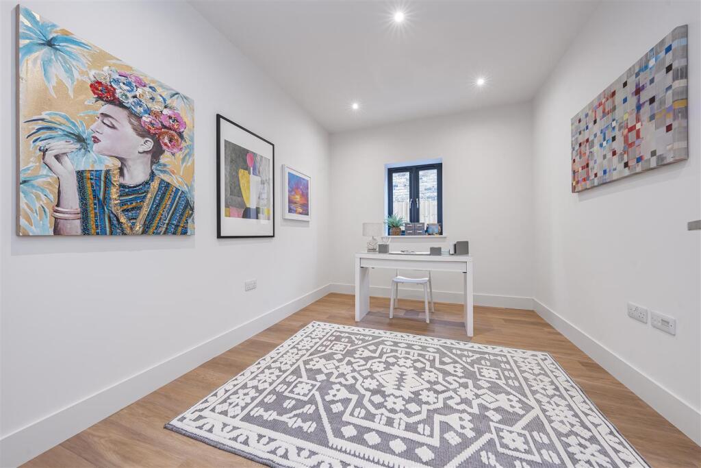 Additional image 12 of Bucknalls Drive, Bricket Wood, St. Albans