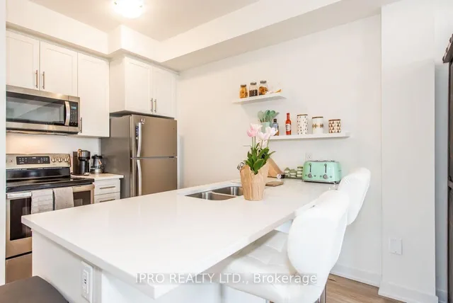 房产图片 5 - 590 North Service Rd 单元46