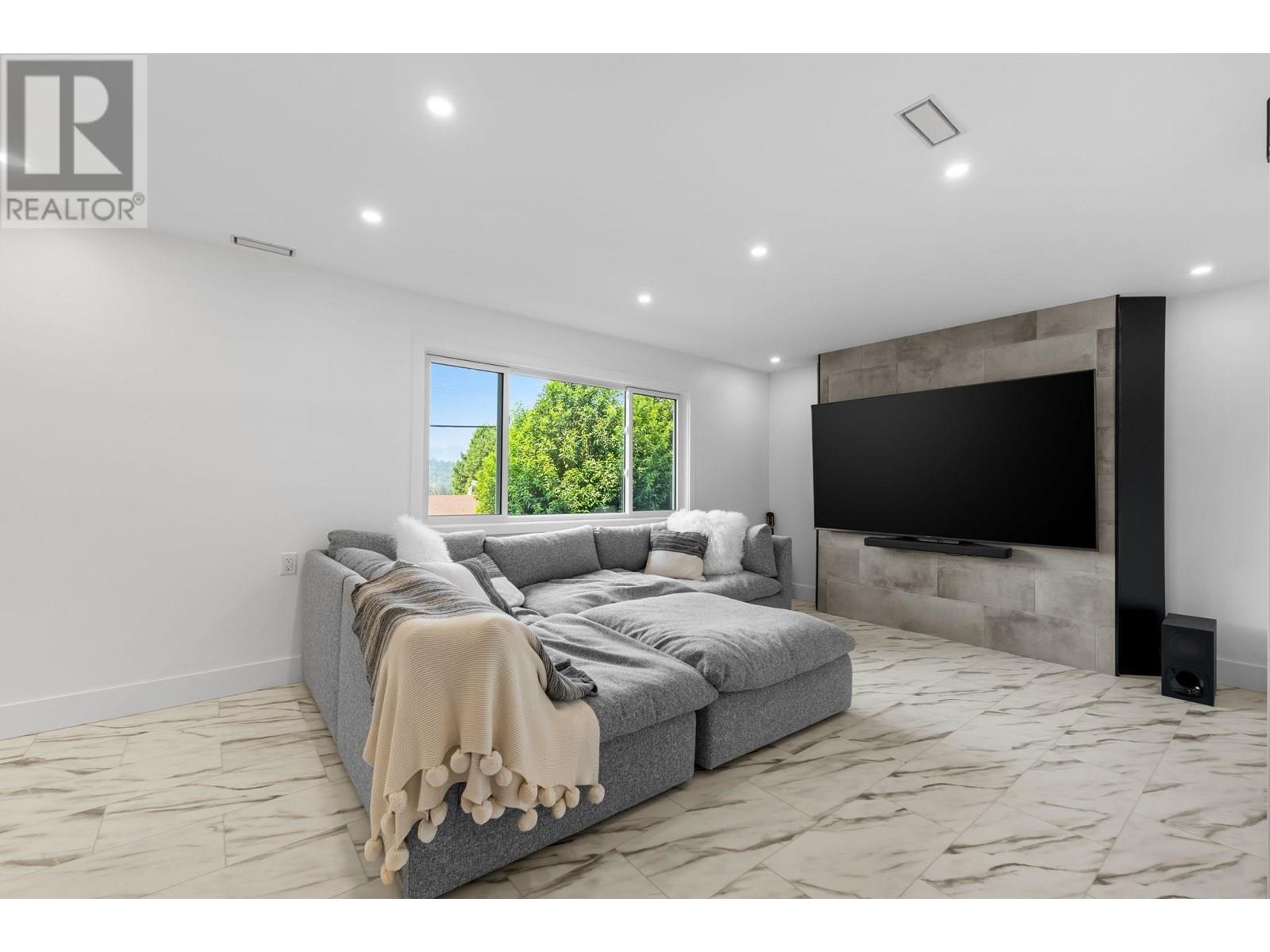 1480 ELINOR CRESCENT|Port Coquitlam, British Columbia V3C2Y5