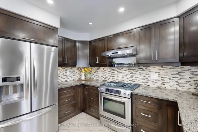 Additional image 10 of 5686 Whitehorn Ave