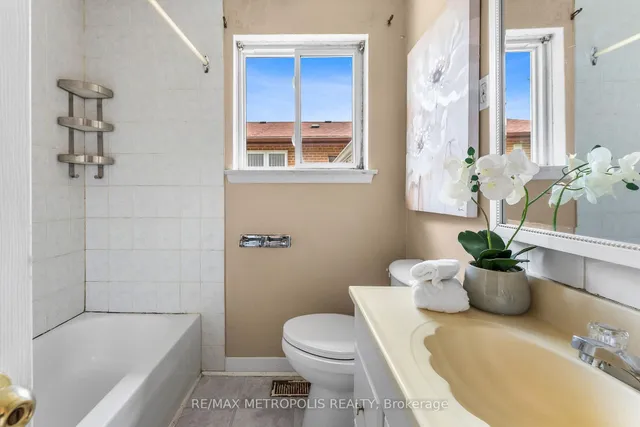 Additional image 23 of 154 Fitzgibbon Ave