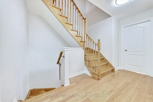 Additional image 17 of 62 Wyper Sq