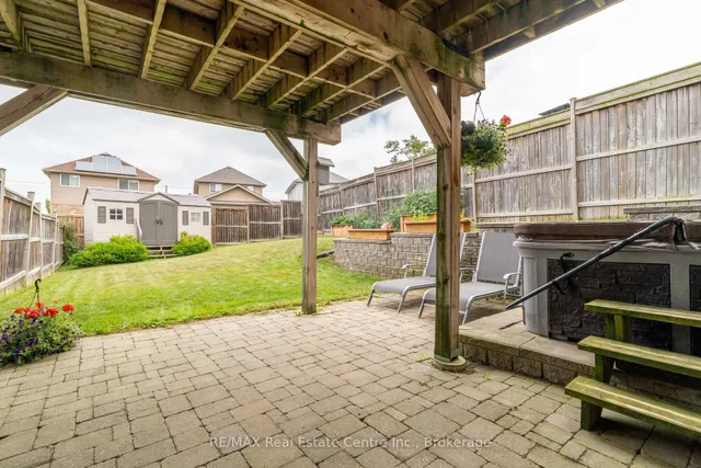 Additional image 42 of 939 Zeller Cres