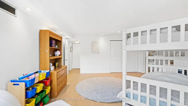 Additional image 21 of 22 Southport St Unit 433