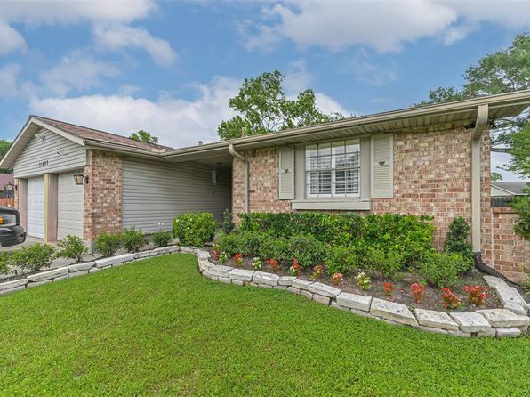 11427 Sageglen Dr, Houston, TX 77089