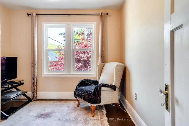 Additional image 23 of 287 Graham Ave