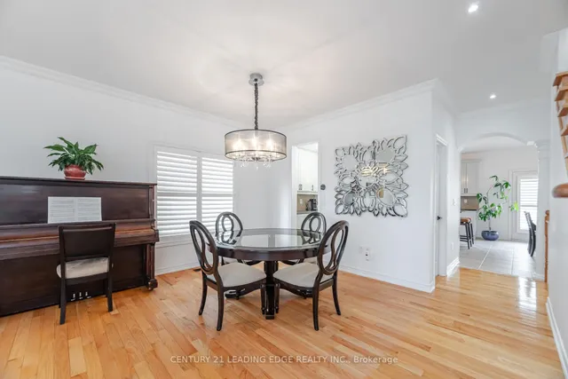 Additional image 9 of 34 Royal Links Circ