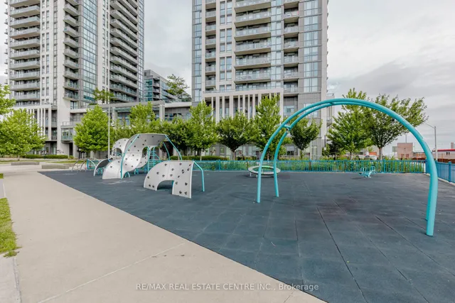 Additional image 40 of 15 Zorra St Unit 506