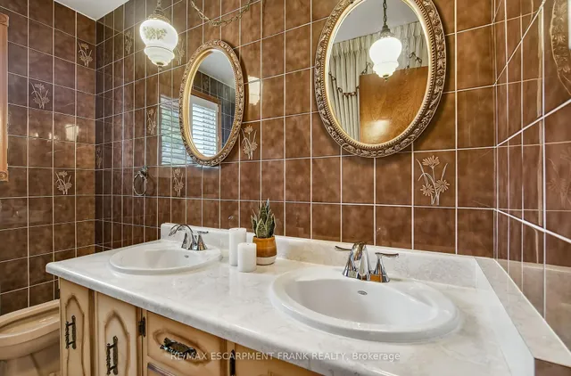 Additional image 25 of 75 President Dr