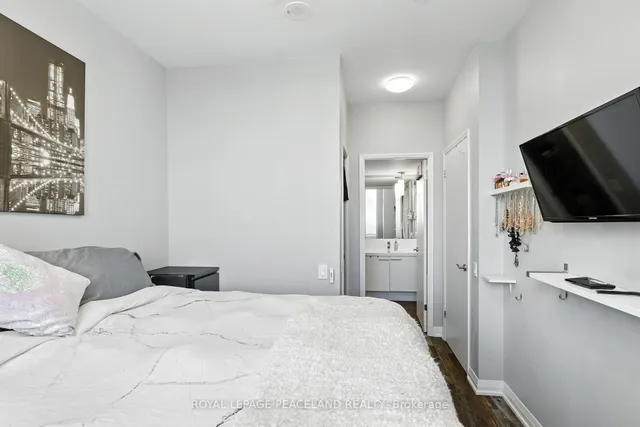 Additional image 11 of 1 Valhalla Inn Rd Unit 2101