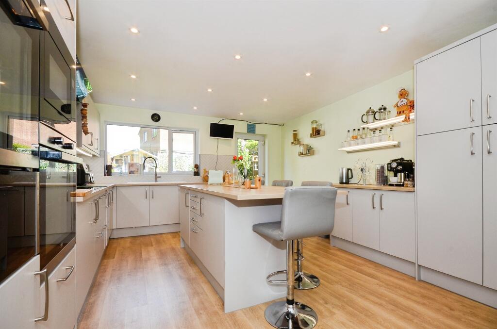 Additional image 12 of Reynards Way, Bricket Wood, ST. ALBANS