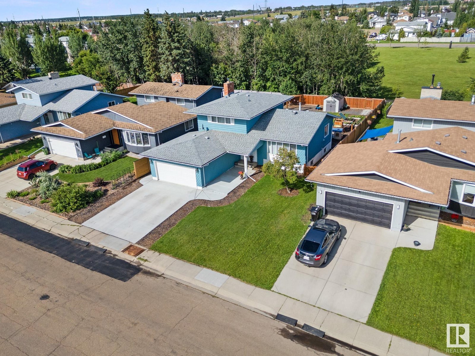 9012 187 ST NW|Edmonton, Alberta T5T1S2