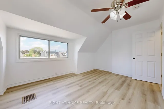 Additional image 29 of 656 Crawford St