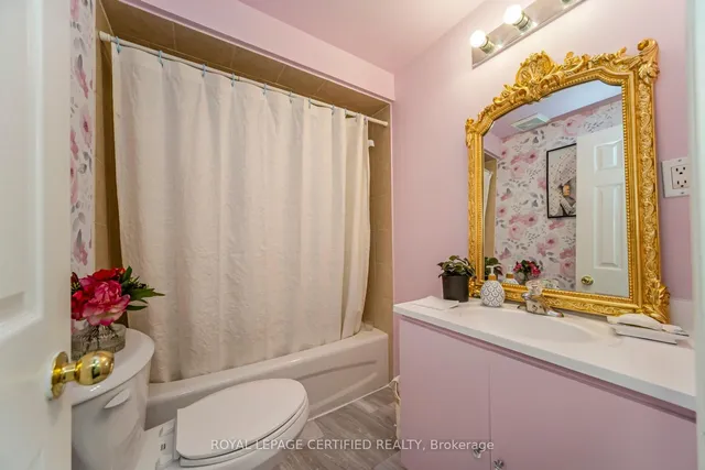 Additional image 41 of 53 Vintage Gate