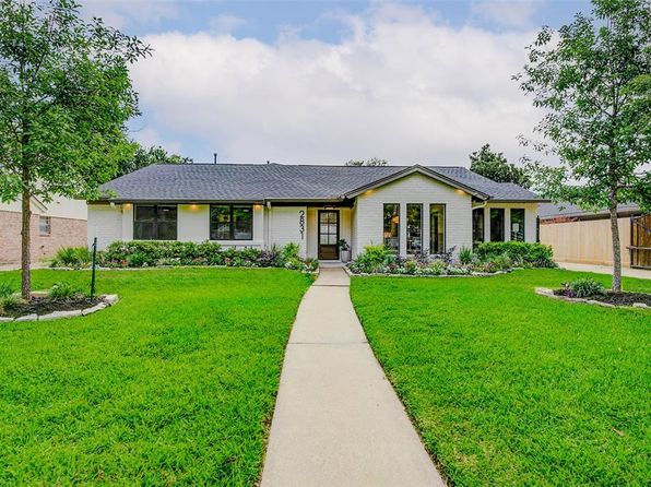 2831 Shadowdale Dr, Houston, TX 77043