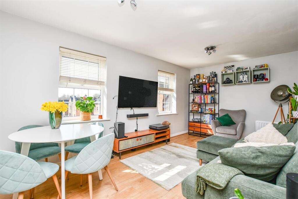 Additional image 8 of 2 Avian Avenue, Frogmore, St. Albans