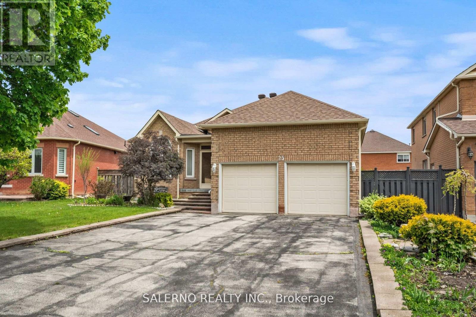 25 LOCKHEED AVENUE|Vaughan (Maple), Ontario L6A1X9