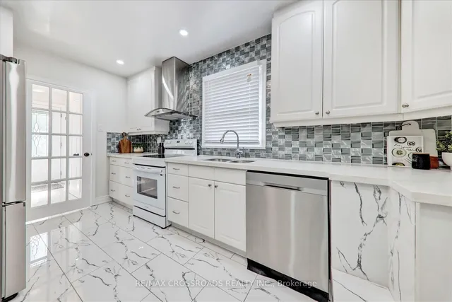 Additional image 12 of 31 Benlight Cres