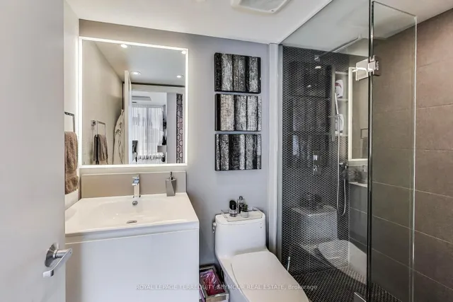 Additional image 28 of 77 Lombard St Unit PH3