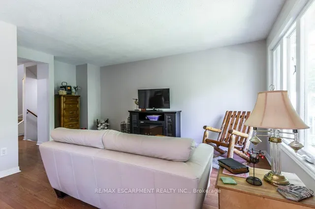 Additional image 9 of 109 Wilson St Unit 14