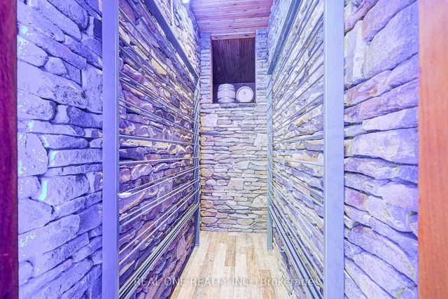 Additional image 47 of 352 Byng Ave