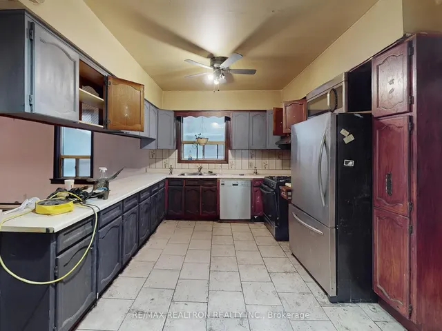 Additional image 13 of 780 Pape Ave