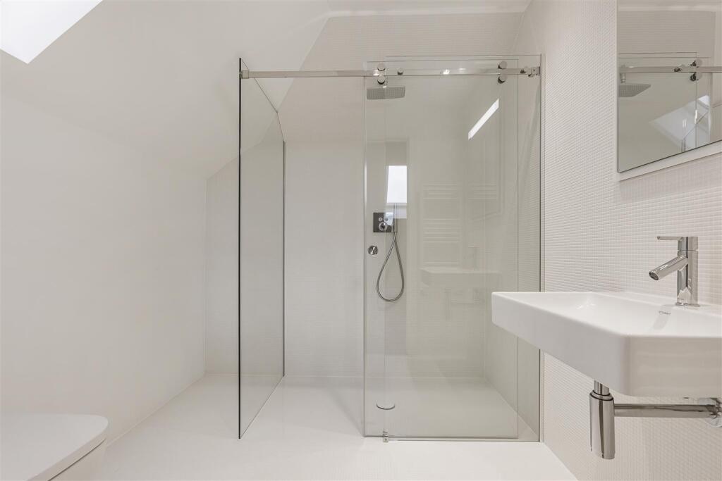 Additional image 13 of Pine Grove, Brookmans Park, Hatfield