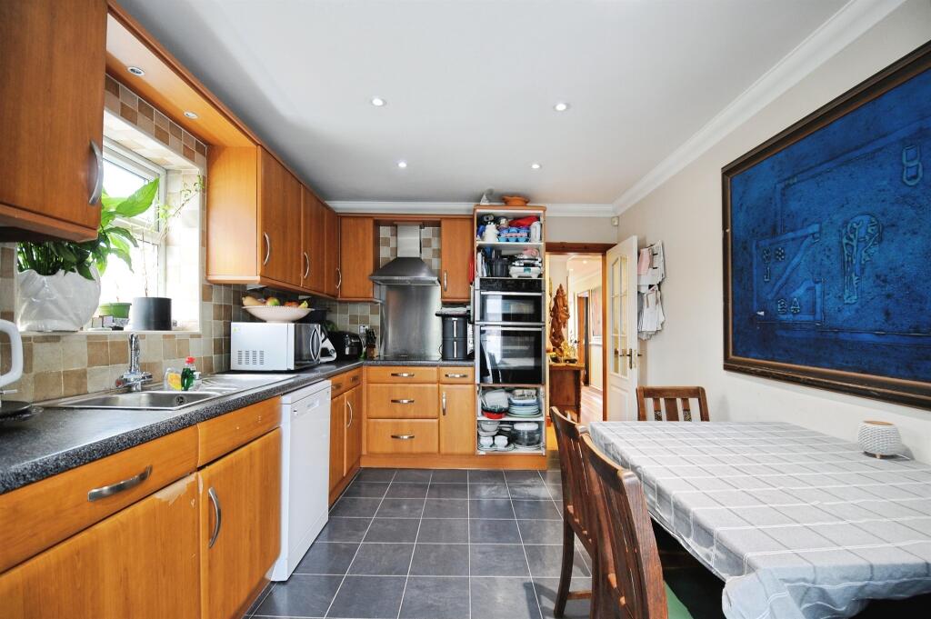 Additional image 12 of The Crescent, Bricket Wood, St. Albans