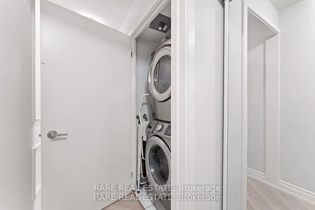 Additional image 9 of 8 York St Unit 911