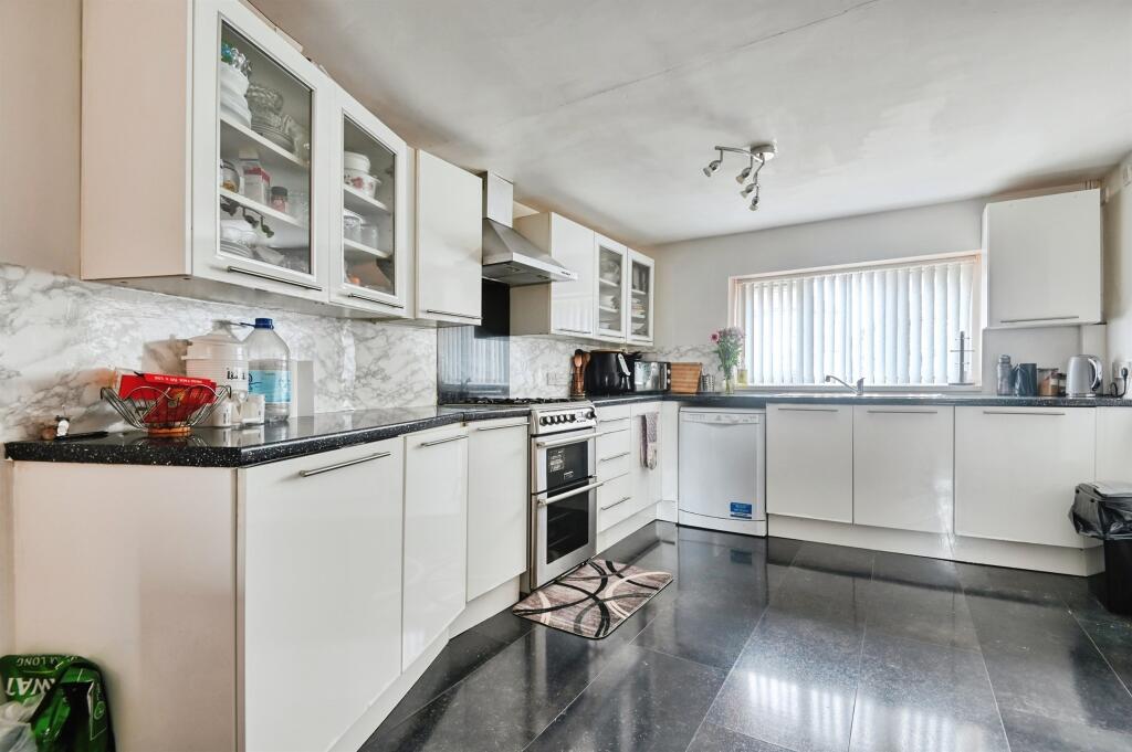 Additional image 3 of Bucklands End Lane, Birmingham