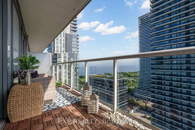 房产图片 22 - 56 Annie Craig Dr 单元 2304