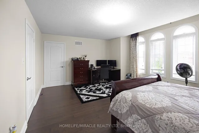 Additional image 29 of 24 Fauna Crt