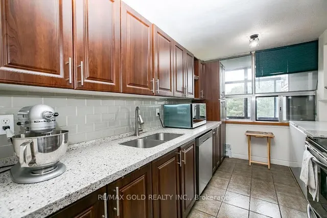 Additional image 20 of 15 Kensington Rd Unit 312