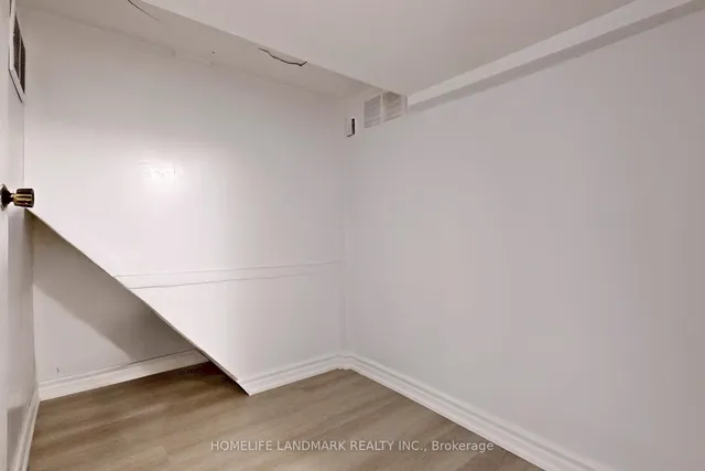 Additional image 36 of 692 Gerrard St