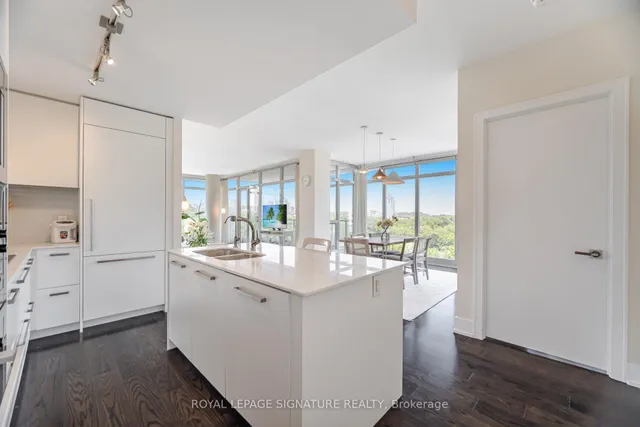 Additional image 7 of 170 Avenue Rd Unit 810