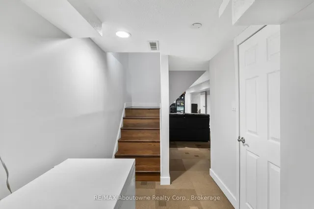 Additional image 24 of 17 Adam St