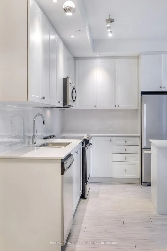 Additional image 15 of 55 Duke St Unit 1201