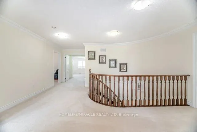 Additional image 23 of 2373 Rideau Dr