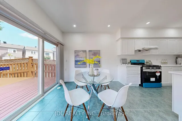 Additional image 12 of 52 Wyper Sq