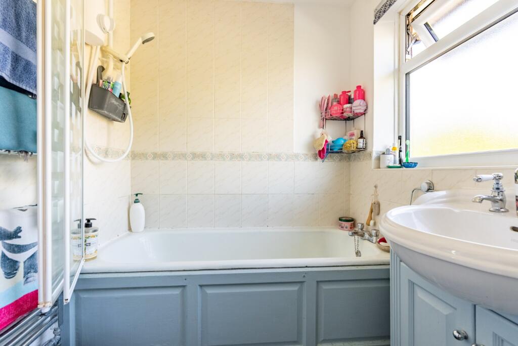 Additional image 14 of Spooners Drive, Park Street, St. Albans, Hertfordshire, AL2