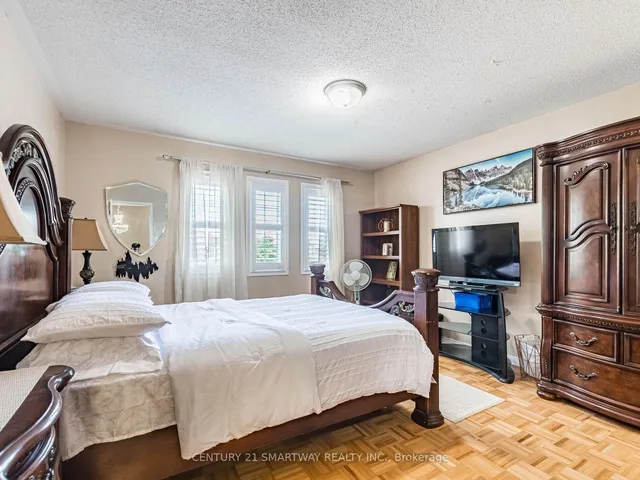 Additional image 31 of 38 Bottlebrush Dr