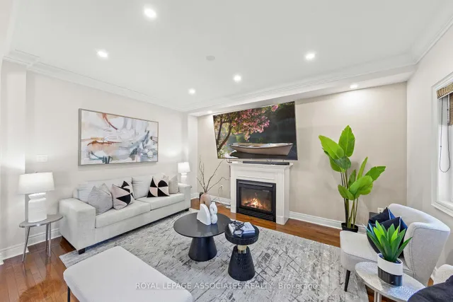 Additional image 11 of 13 Laurentide Cres