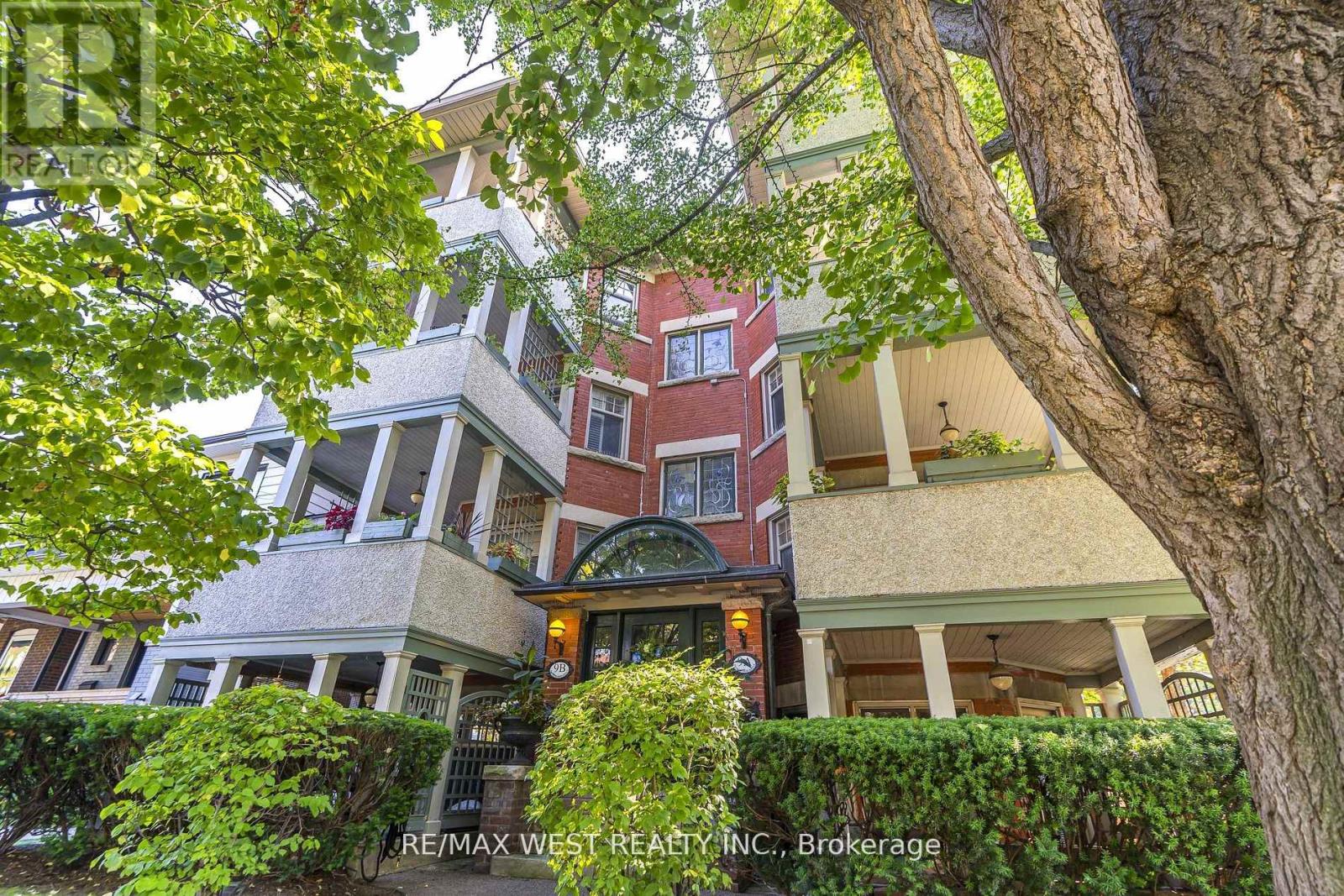 9A HUMEWOOD DRIVE|Toronto (Humewood-Cedarvale), Ontario M6C1C9