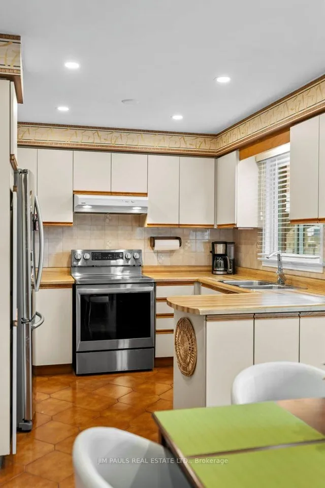 Additional image 22 of 64 Abbot Dr