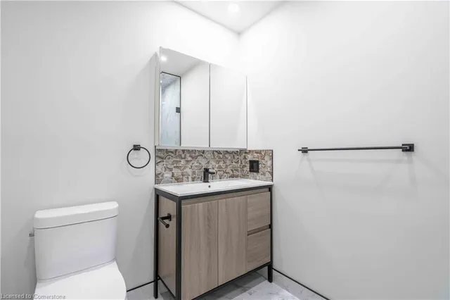 Additional image 20 of 104 Second St Unit UPPER