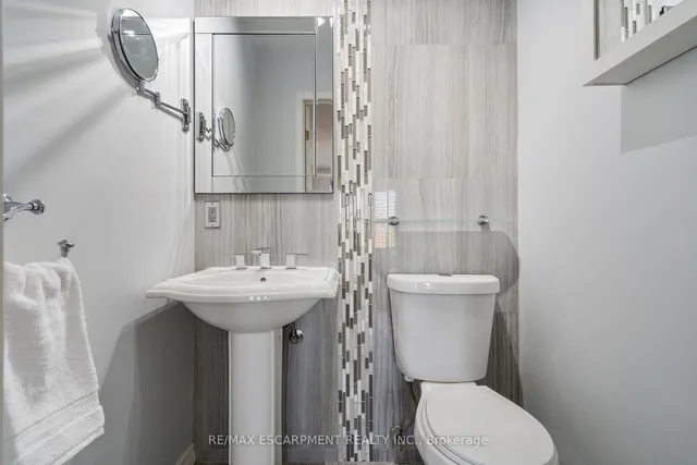 Additional image 22 of 1231 Blanshard Dr